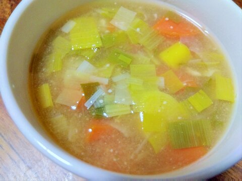 ローズマリー香る✿ポロネギ人参の味噌汁